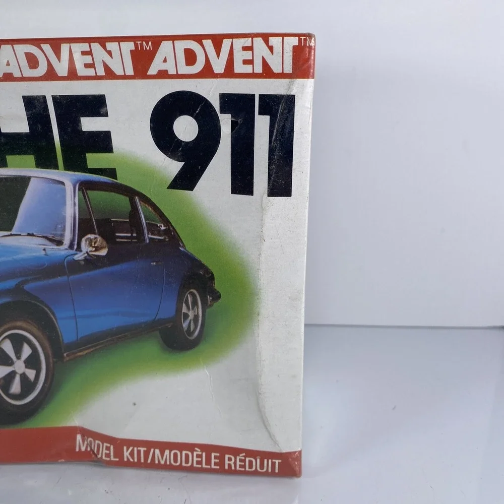 Advent Porsche 911 1/25 Scale Sealed Plastic Model Car Kit USA Hobby Garage Gift